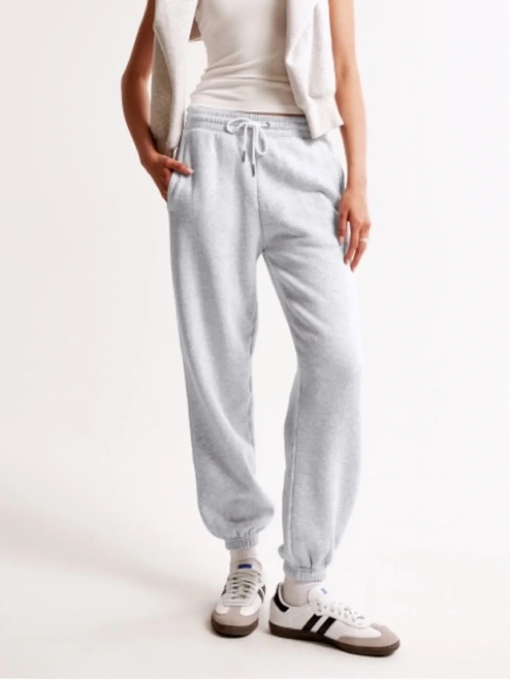 Abercrombie & Fitch Sunday Sweatpant Fleece Joggers Light Grey - Picture 2 of 11